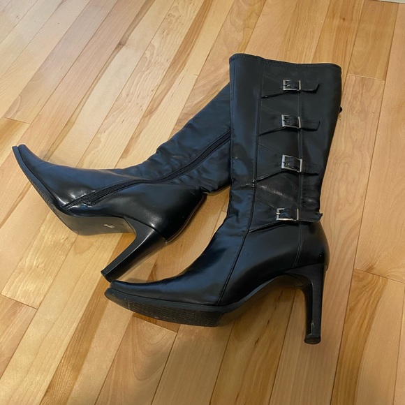 Black heels - Picture 3 of 5